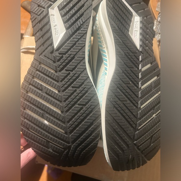 Brooks running sneakers - Picture 3 of 6